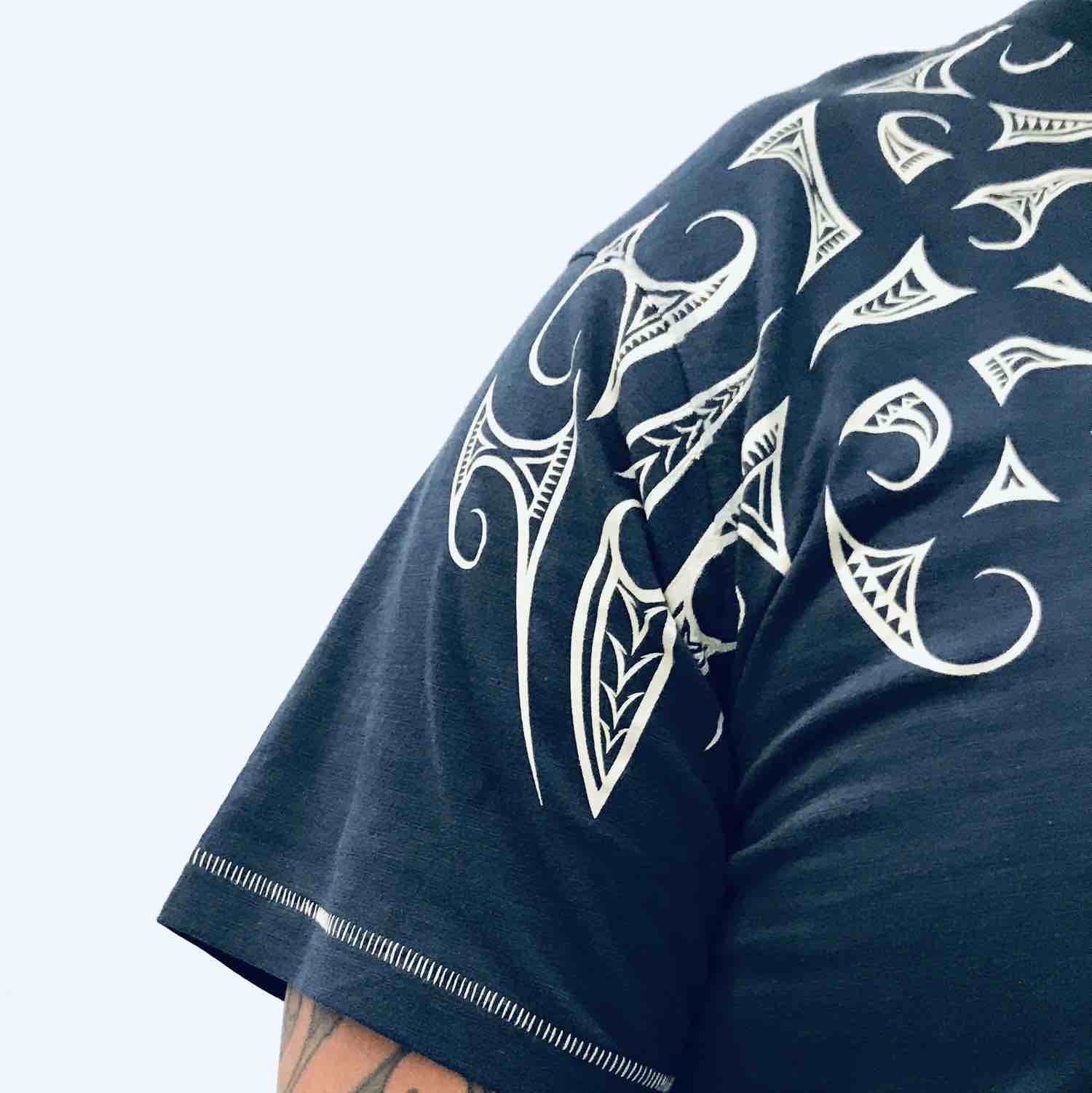 men's teal raglan sleeve new zealand t-shirt wth maori design shoulder print - kia-kaha nz