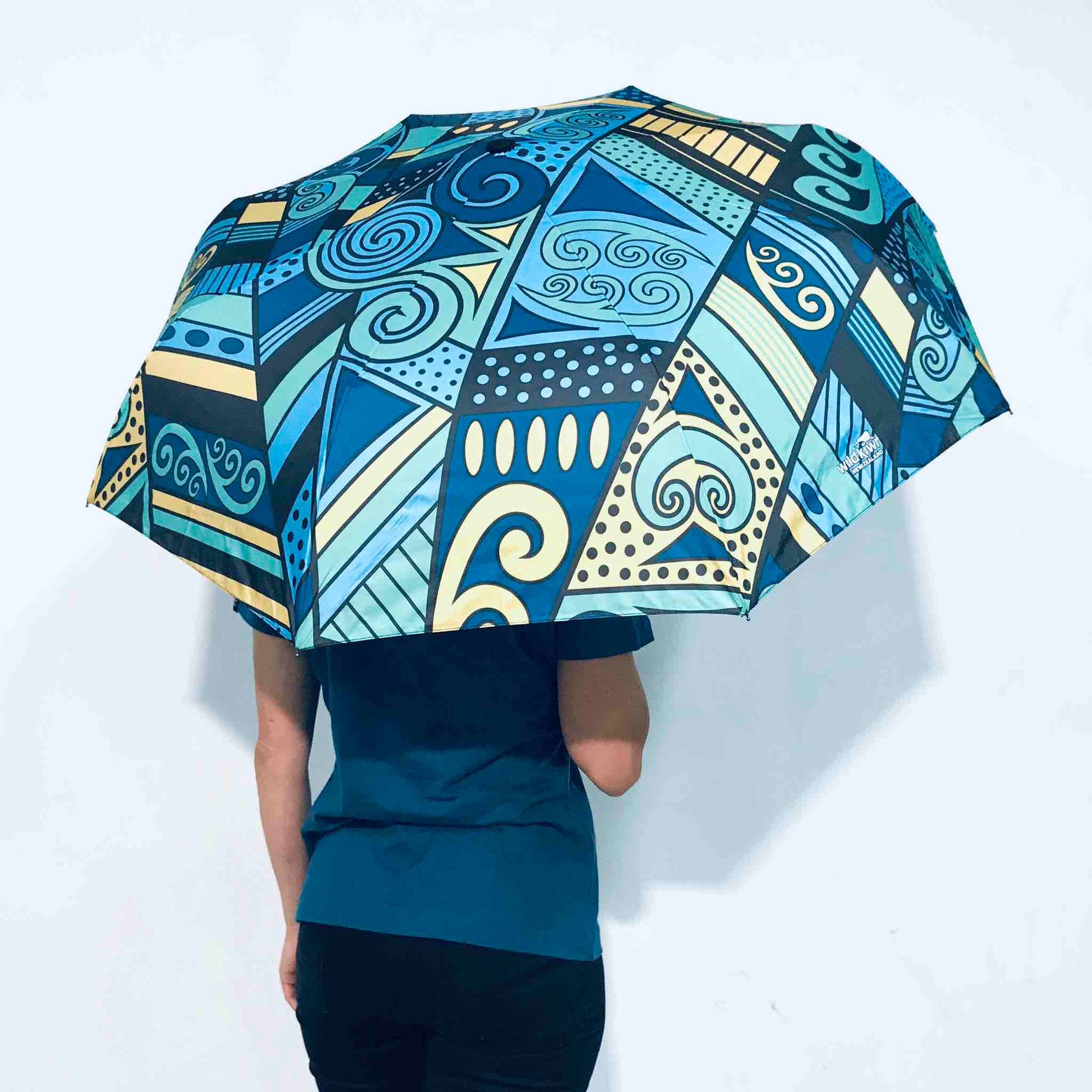Retractable Umbrella- Wild Kiwi-Ideal for travel